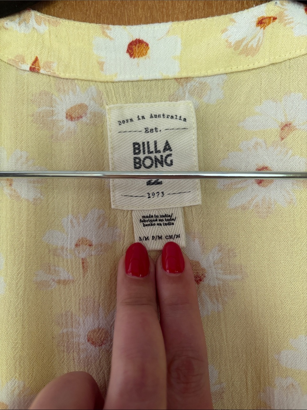 Daisy print Billabong robe - Picture 2 of 4